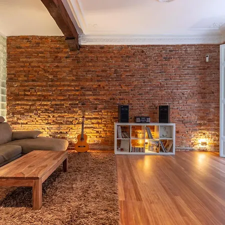 Encantador En El Casco Antiguo De *