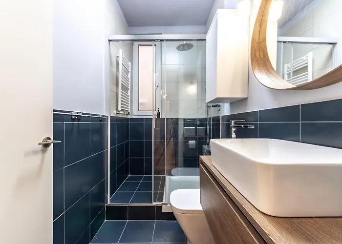 Encantador En El Casco Antiguo De בילבאו