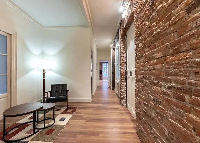 Encantador En El Casco Antiguo De דירה